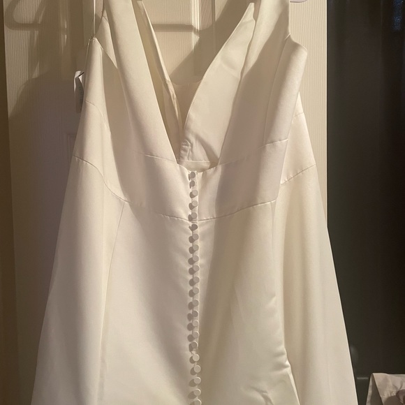 Ivory Wedding Dress - Picture 3 of 4